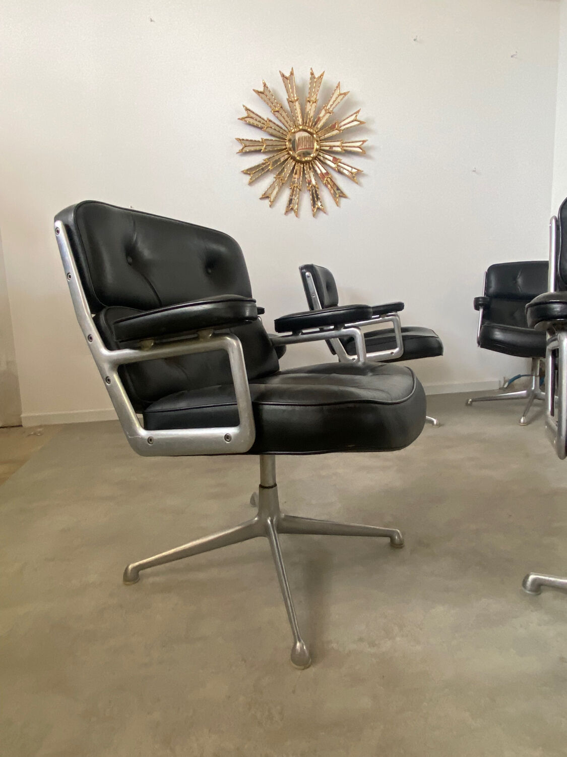 6 fauteuils en cuir Lobby Chair design Ray et Charles Eames, Hermann Miller