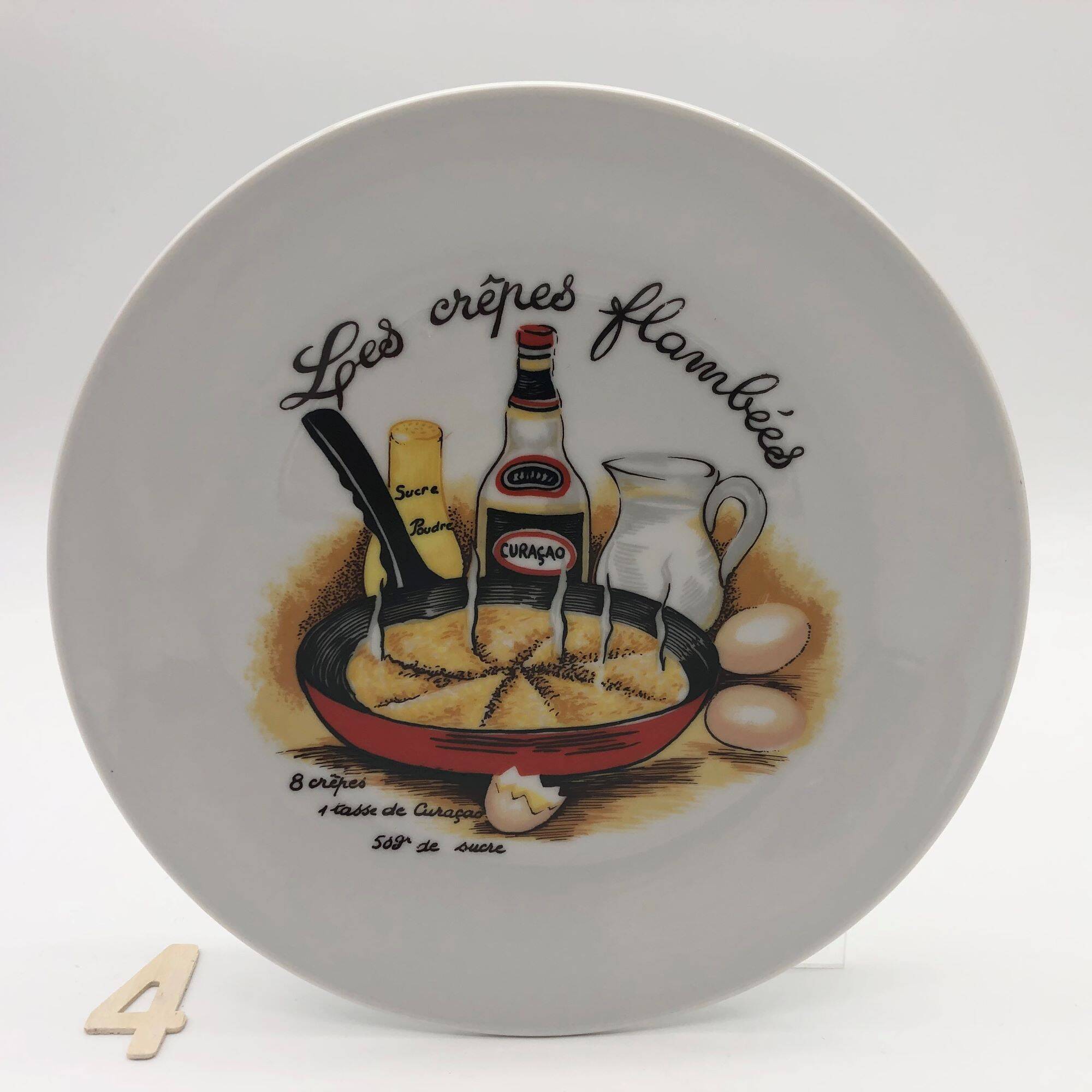 6 Crepe plates and its dish, in porcelain.