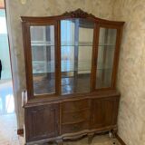 English style display case