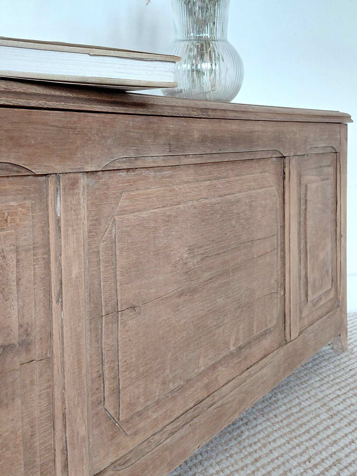 Large antique wedding chest in raw oak from the 19th century (shallow depth)