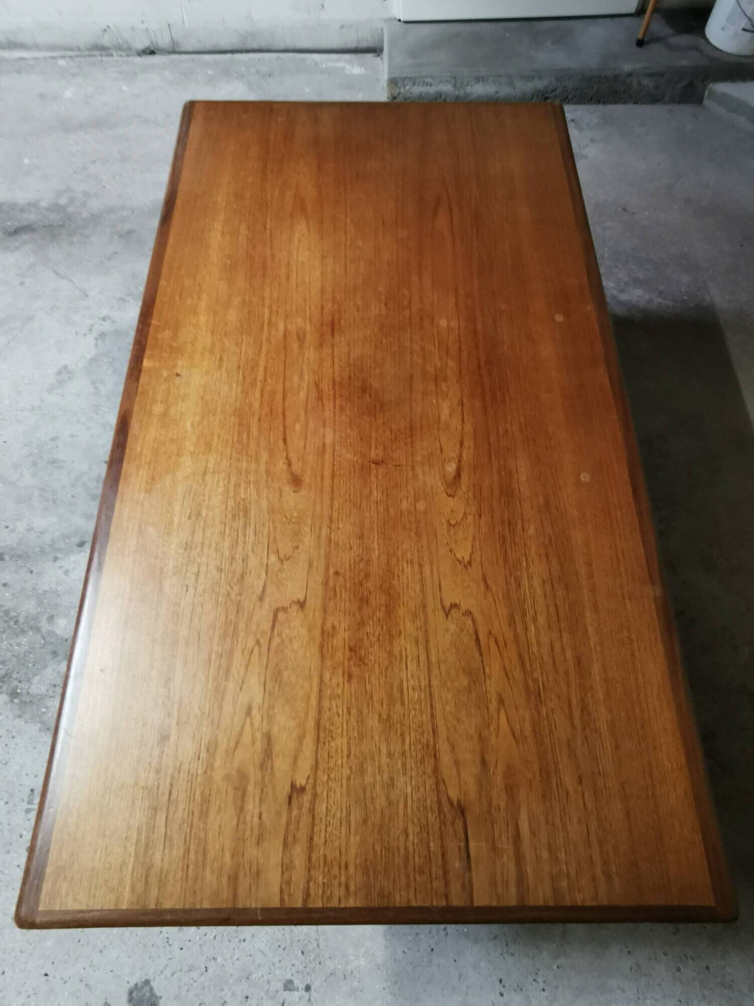 Vintage Scandinavian design table in Teak asymmetric extension by Johannes Andersen 1960