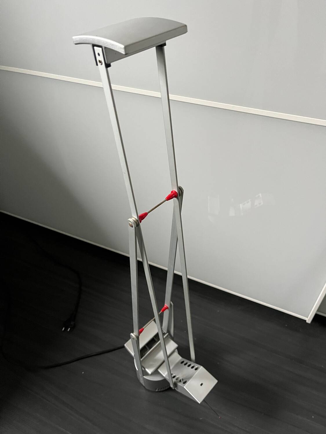 Artemide Tizio articulated desk lamp