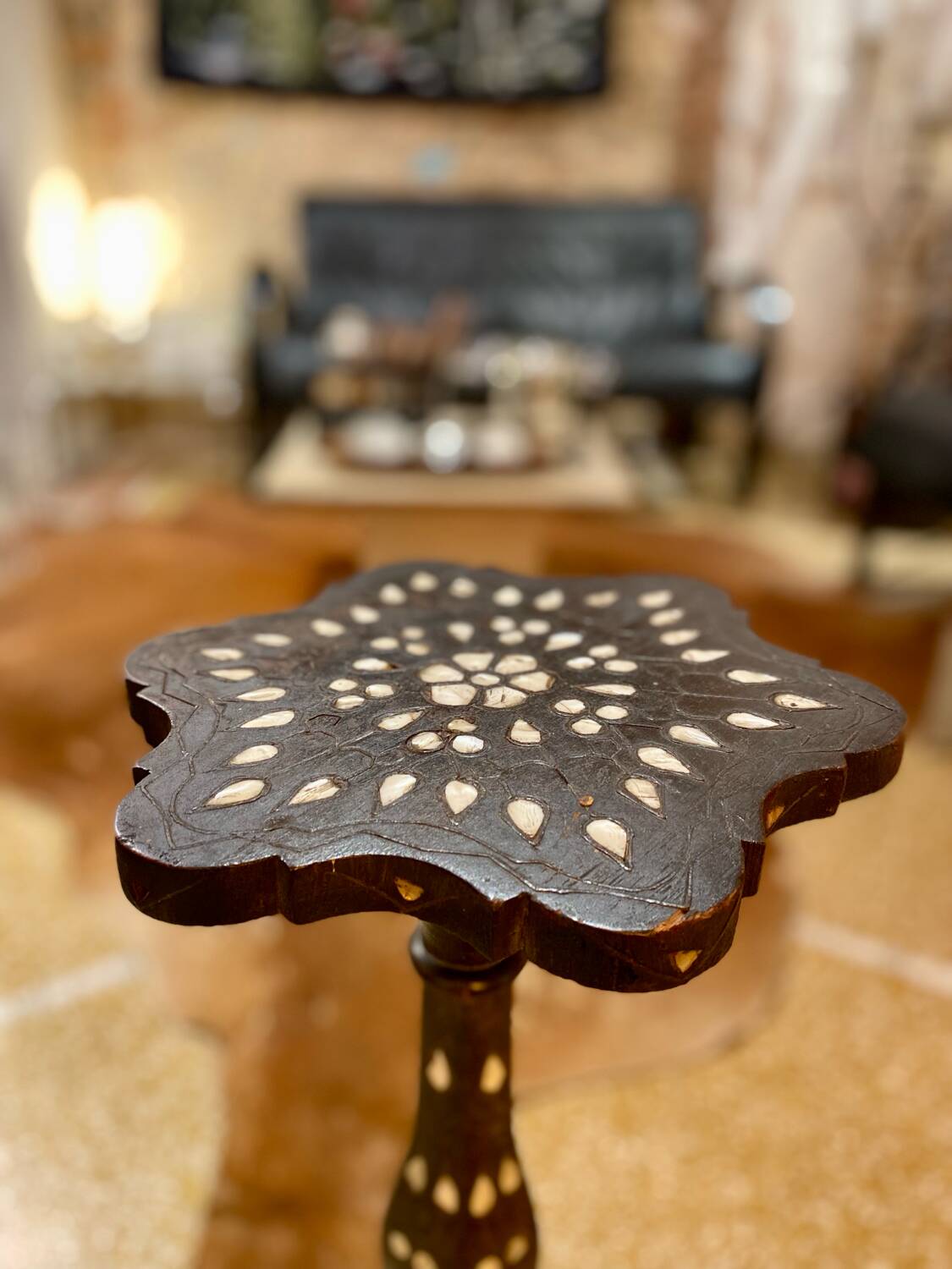 Syrian mother-of-pearl side table / side table