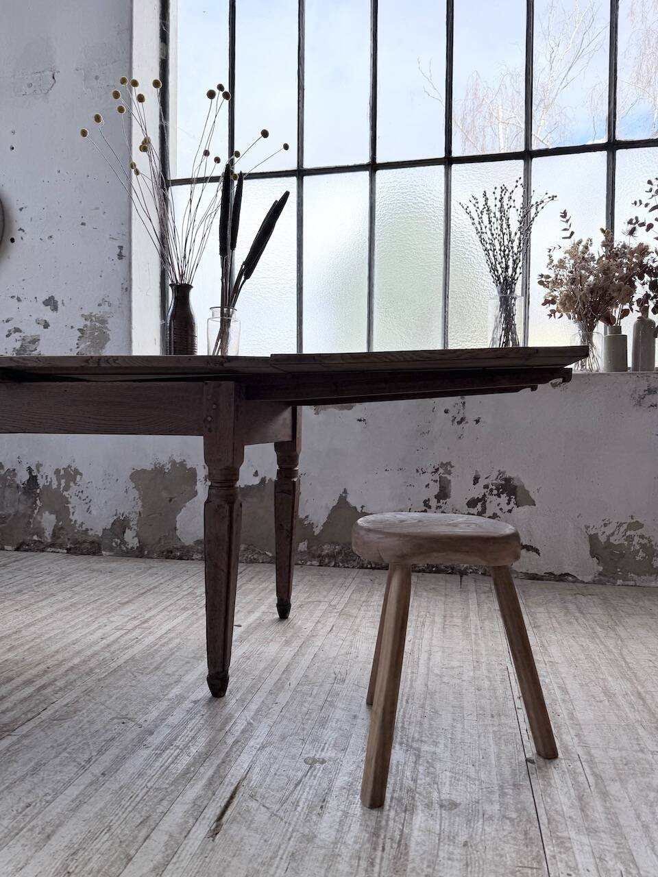 Solid oak farmhouse table with integrated extensions 1950