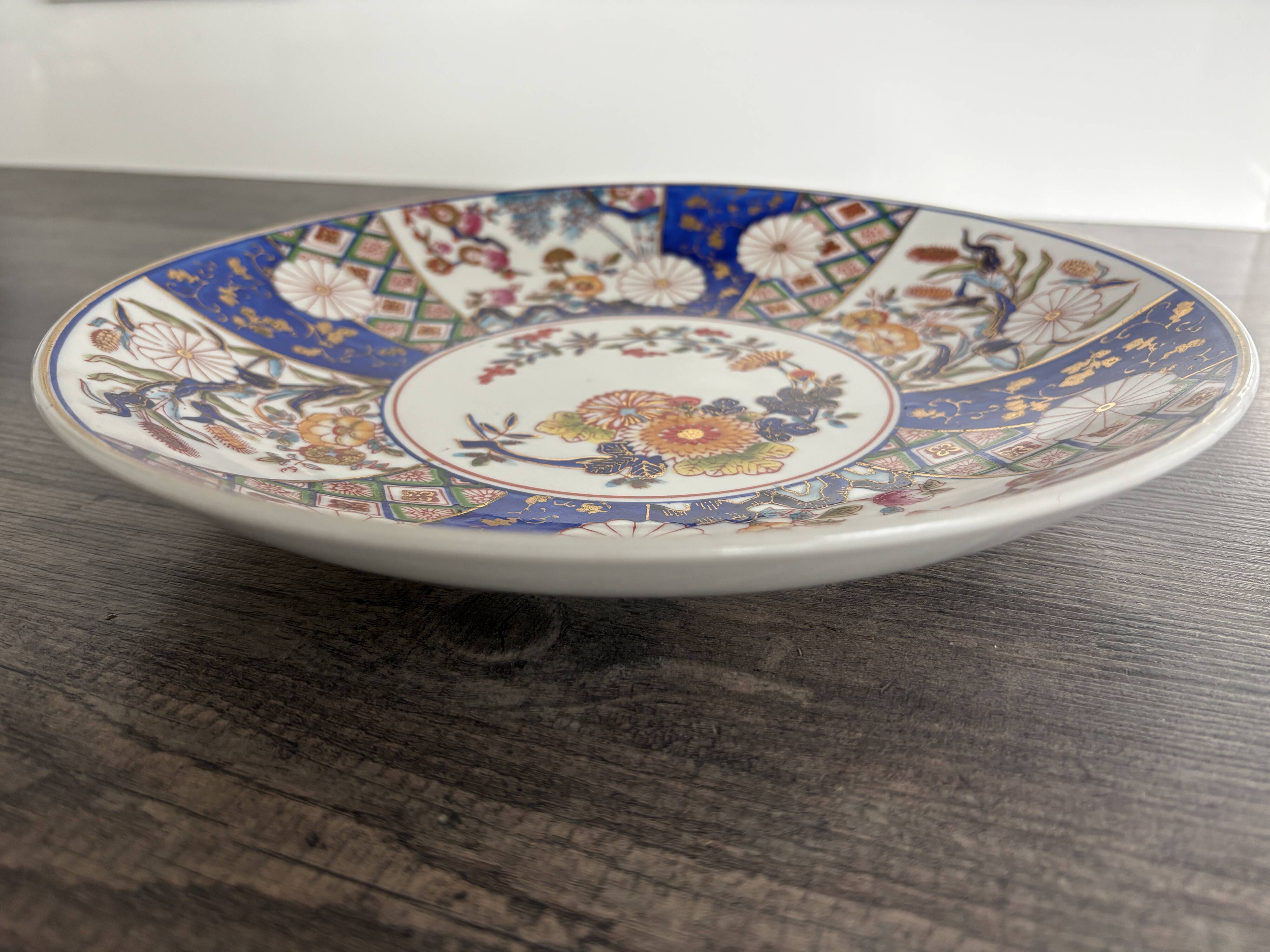 Large antique Imari porcelain dish