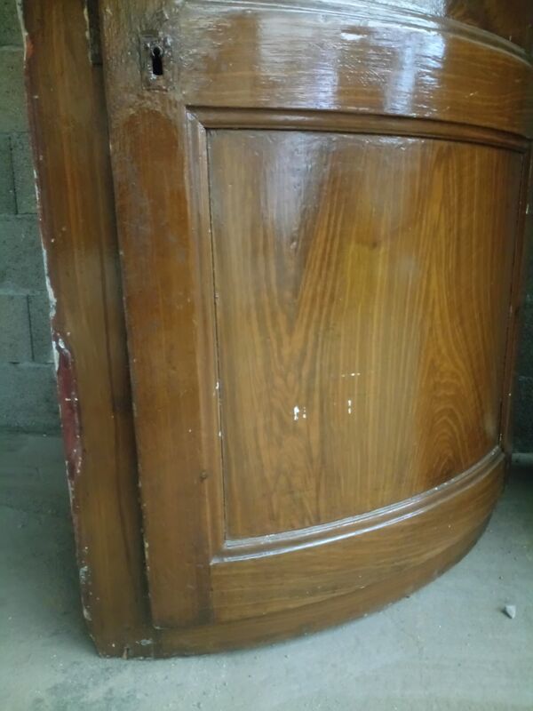 Paire d'encoignures bombées de magasin 19ème en sapin