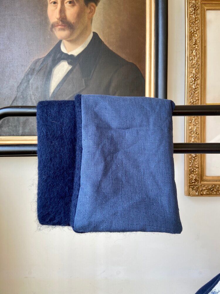 Linen cushion and boiled wool 40 cm