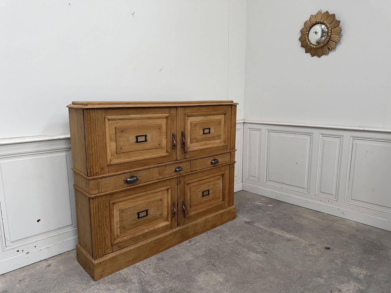 Notary furniture from 1900 in solid oak.