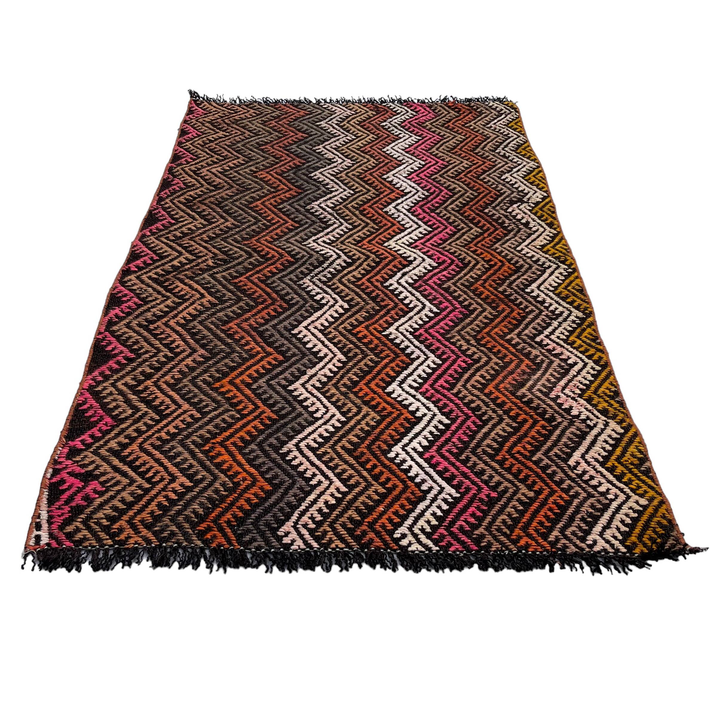 Vintage turkish kilim rug , 133 x 81 cm