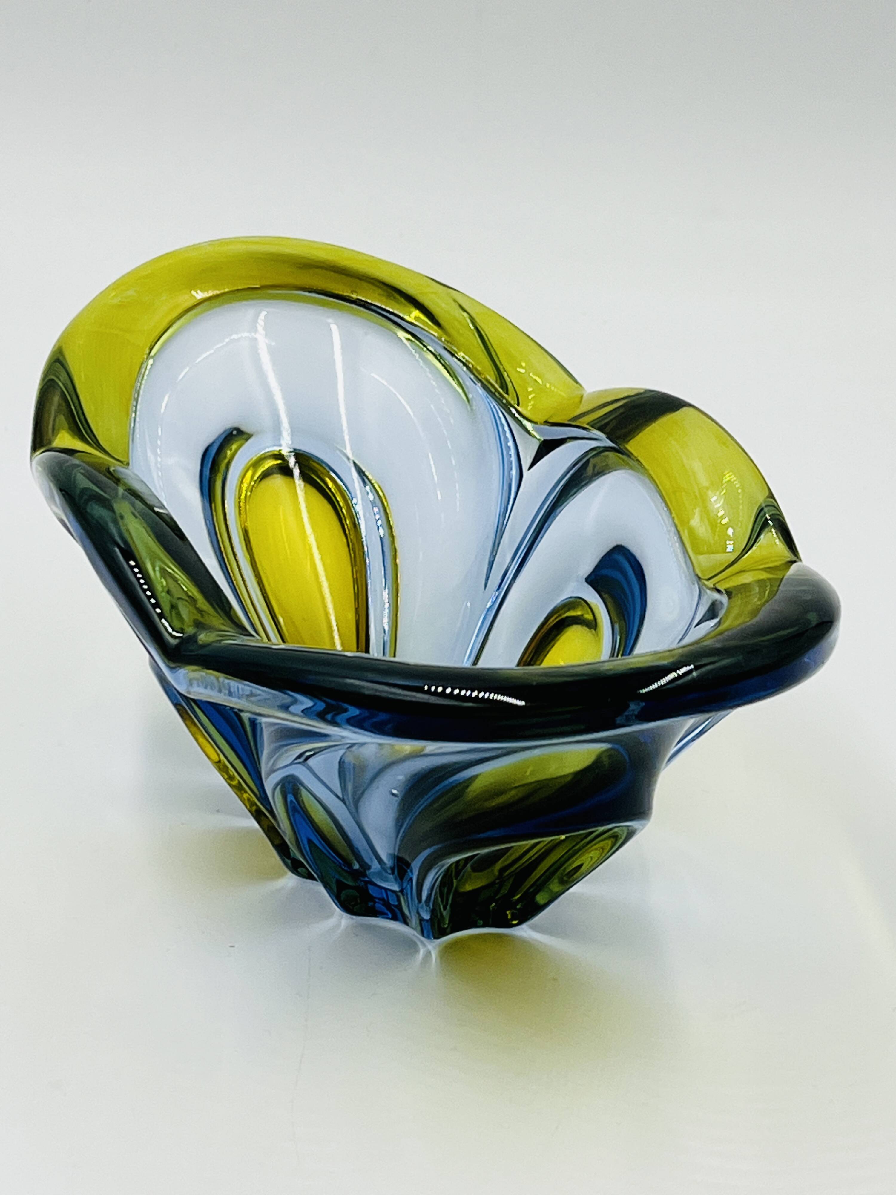 Coupe design en verre de Bohême Chribska