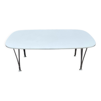 Table basse super-elliptique scandinave