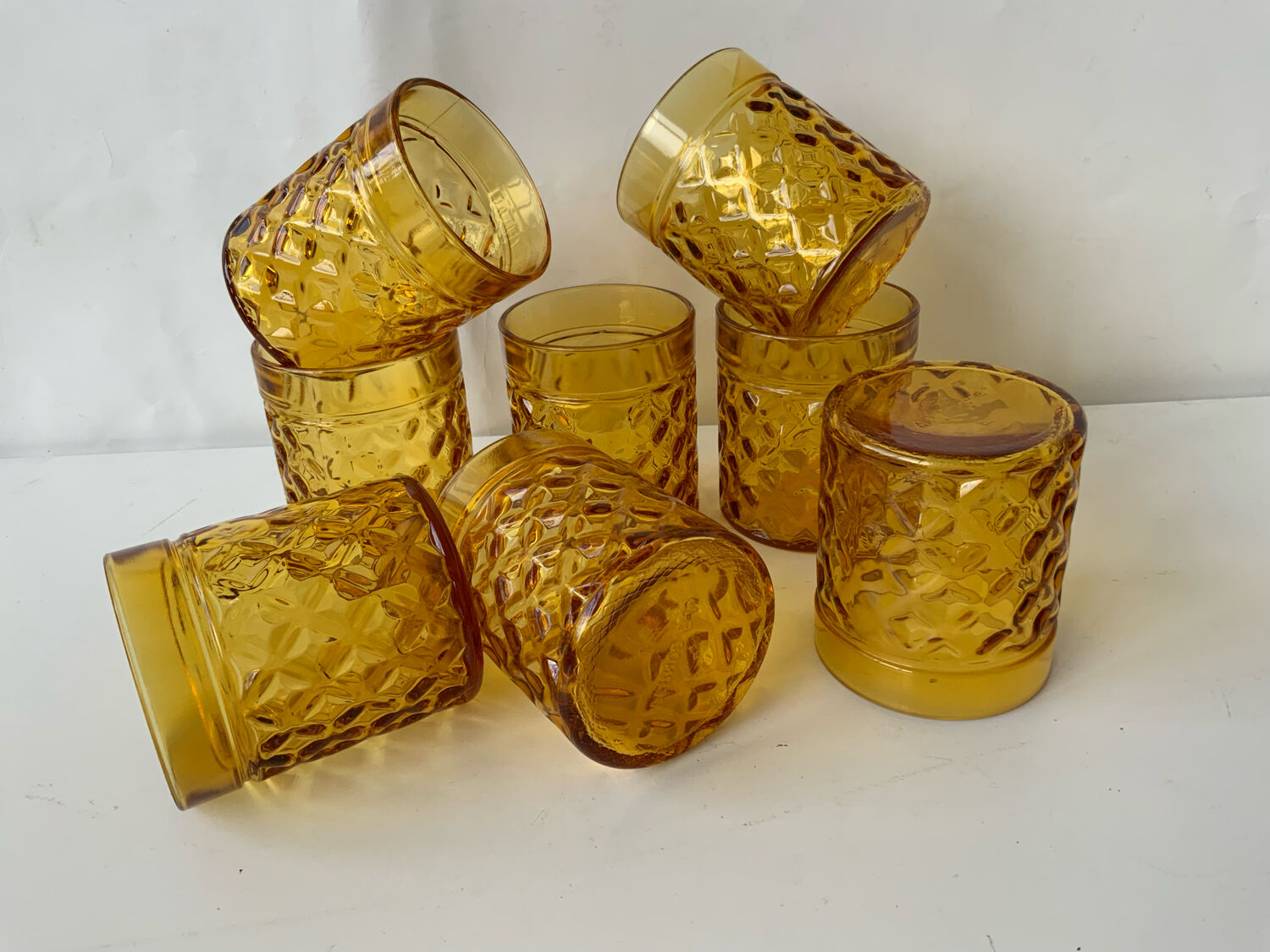 8 amber glasses