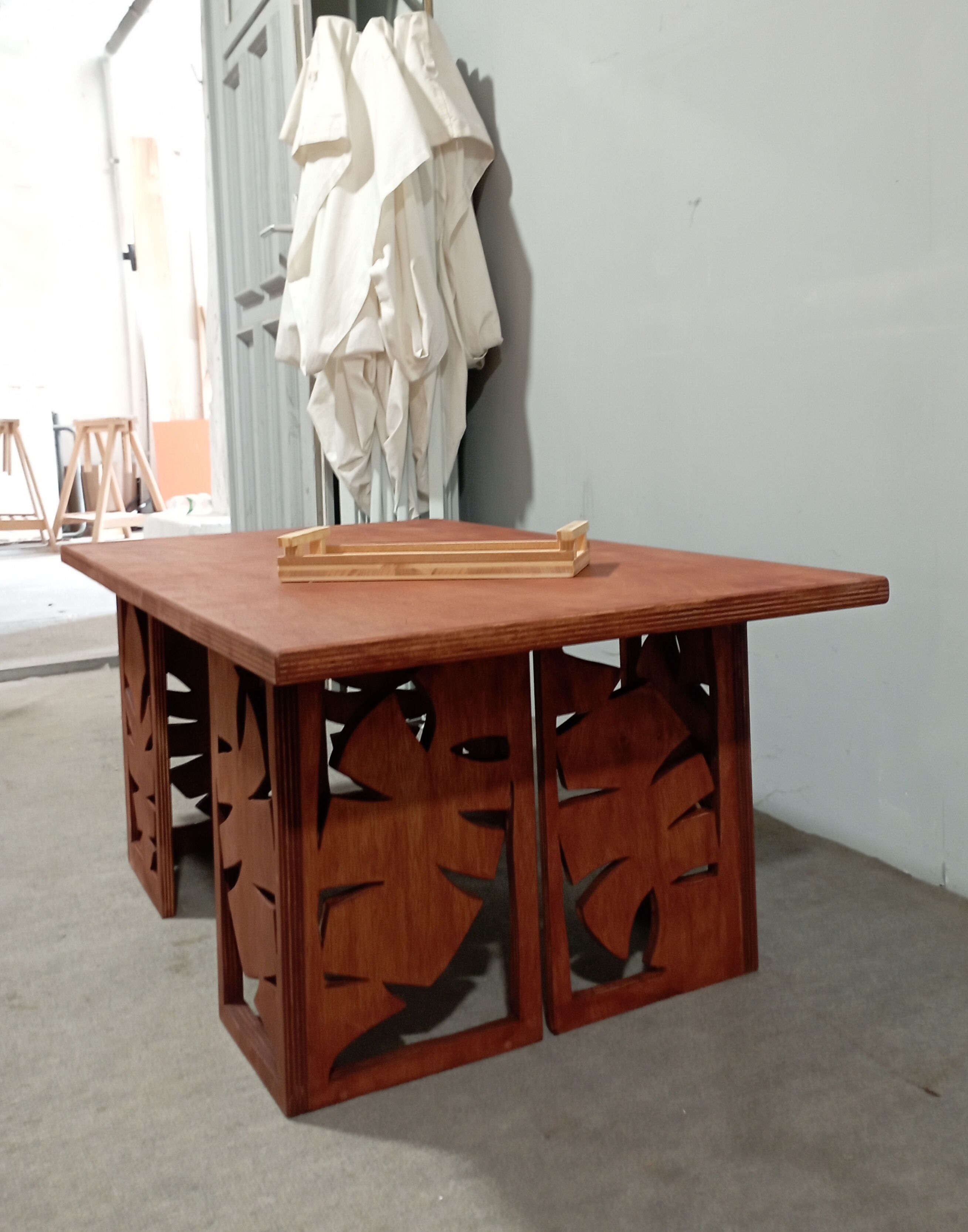 table basse feuille bois