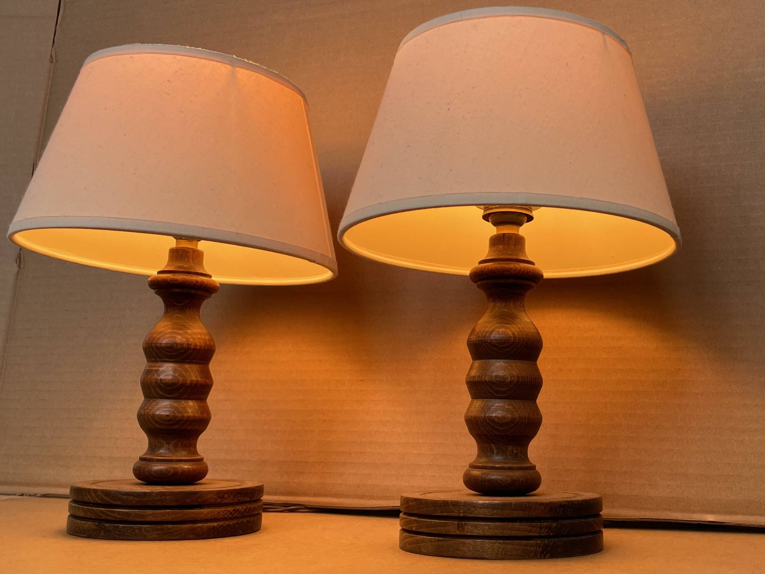 Lot de 2 lampes en bois anciennes