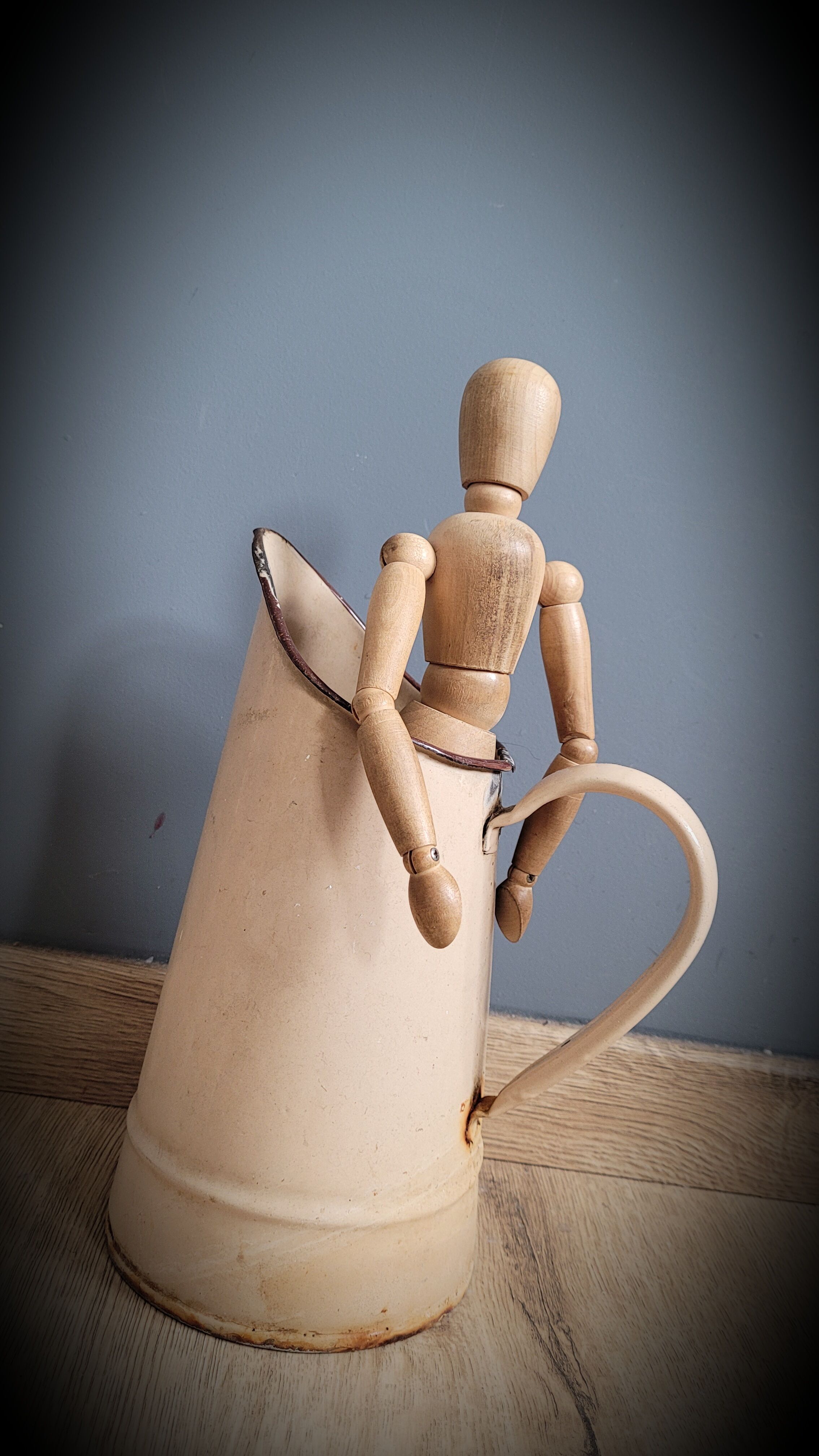 Broc enamelled beige