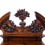 Commode sculptée, France, vers 1880.