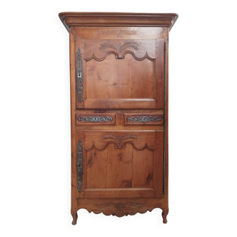 Cabinet vendéen homme debout louis xv en merisier