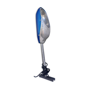 Lampadaire Holophane dessus de