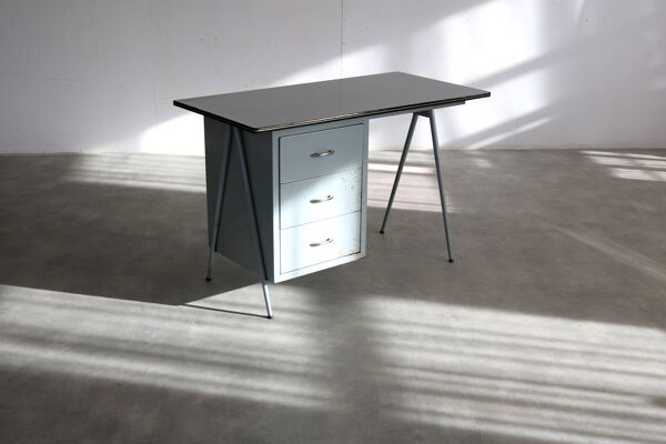 Bureau vintage   style industriel   années 1960   bureau