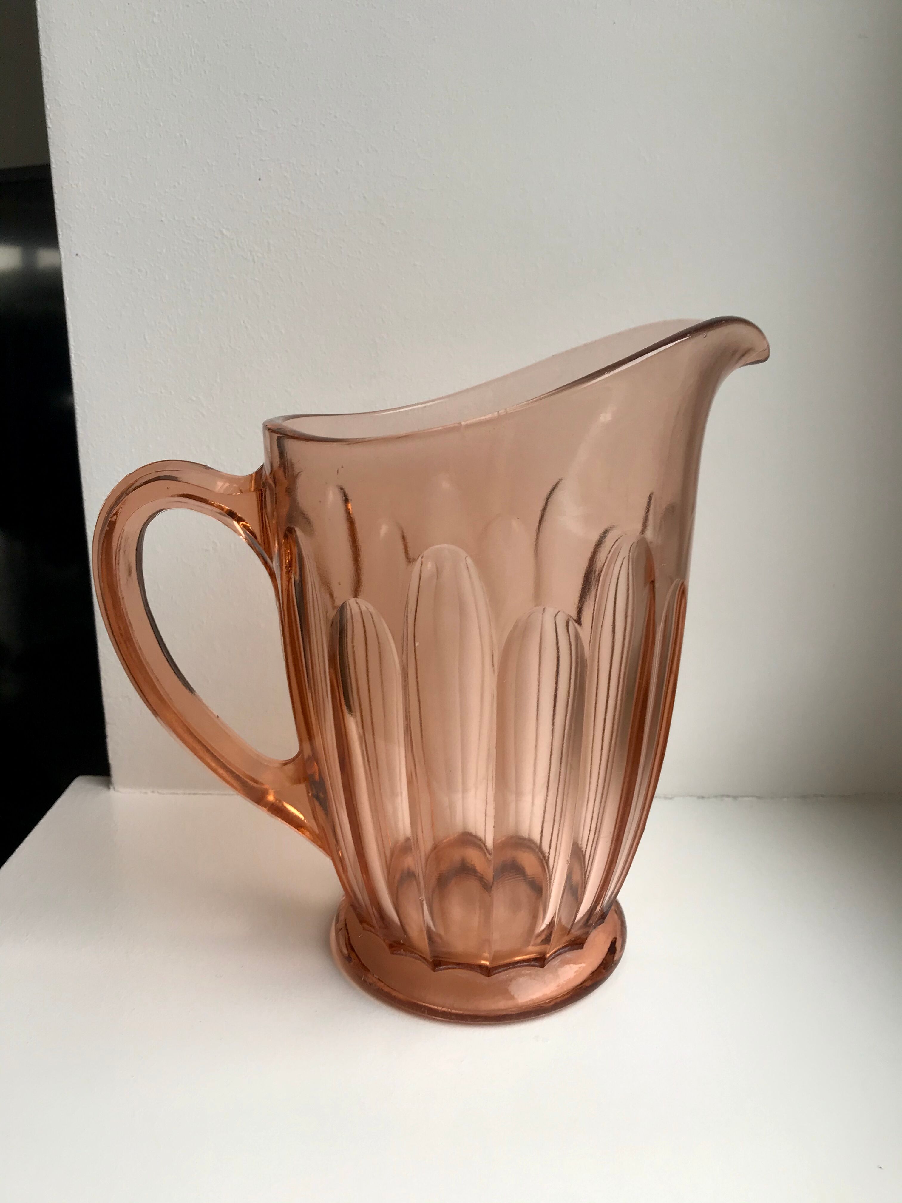 Pink pitcher in molded glass 50s