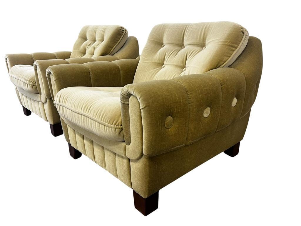 Set of 2 XL vintage single armchairs in space age style.