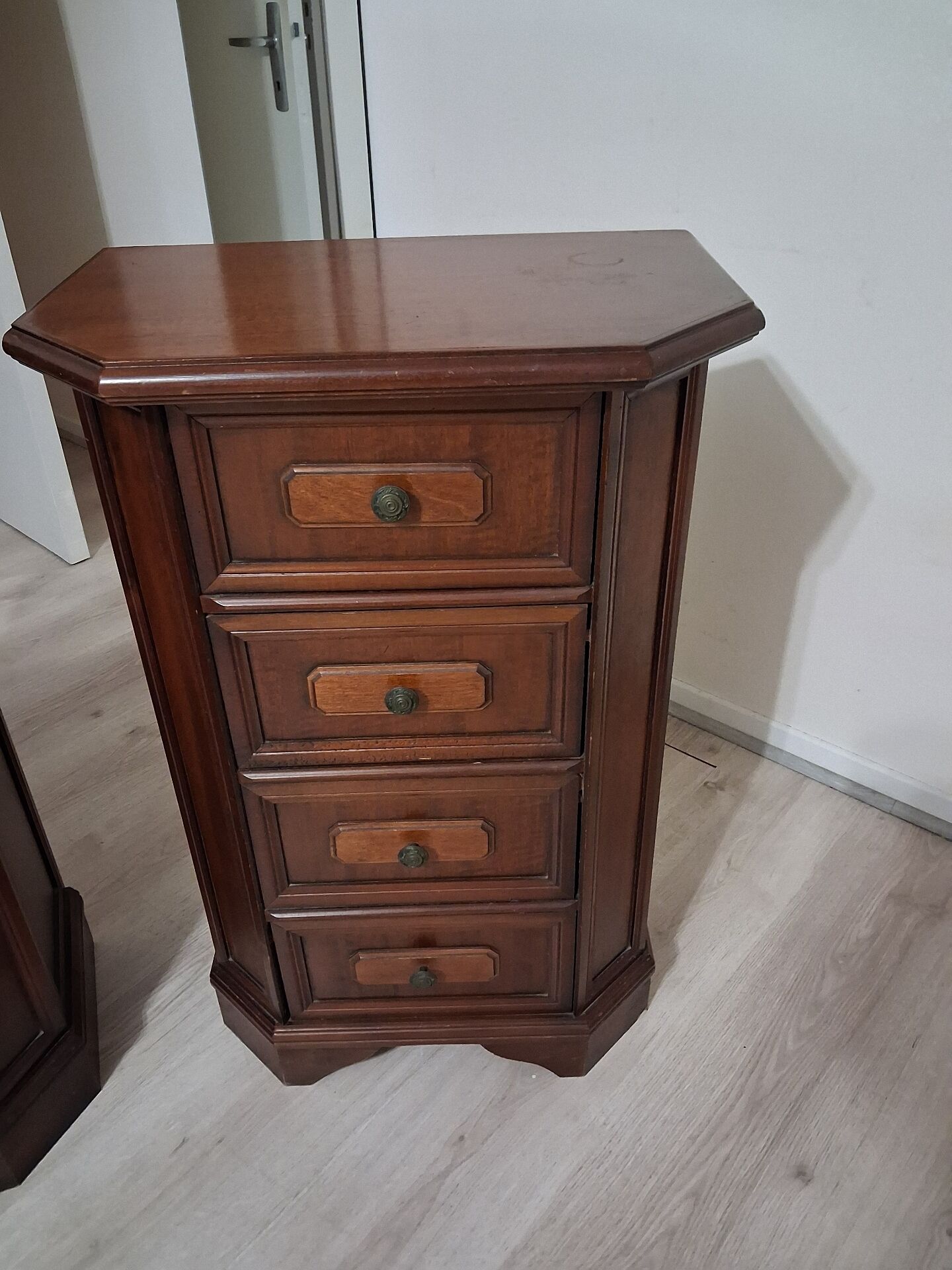 Set of 2 Chest of Drawers with 4 drawers