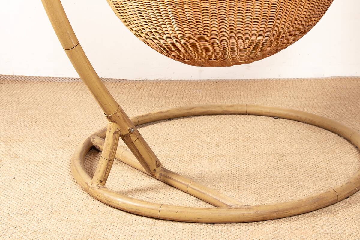 Danish armchair in woven rattan, with its metal stand, Nana Ditzel.