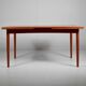 Table à manger en teck par Georg Petersens. Danemark, années 1960.