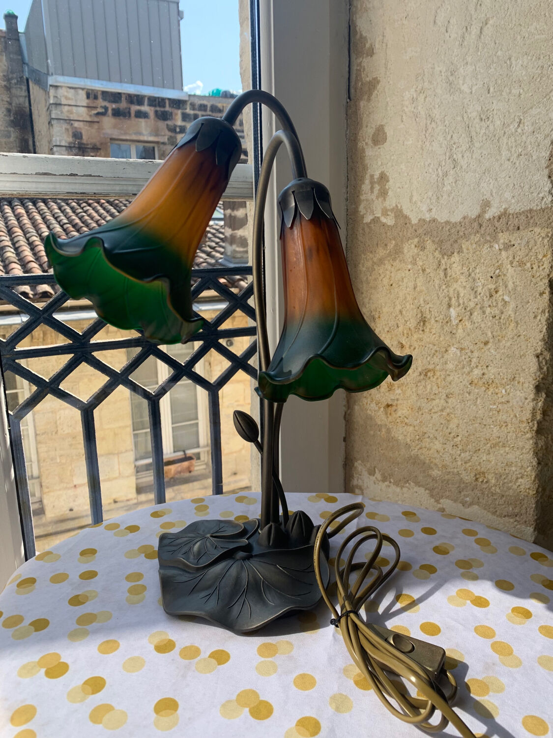 Antique table lamp Water lily