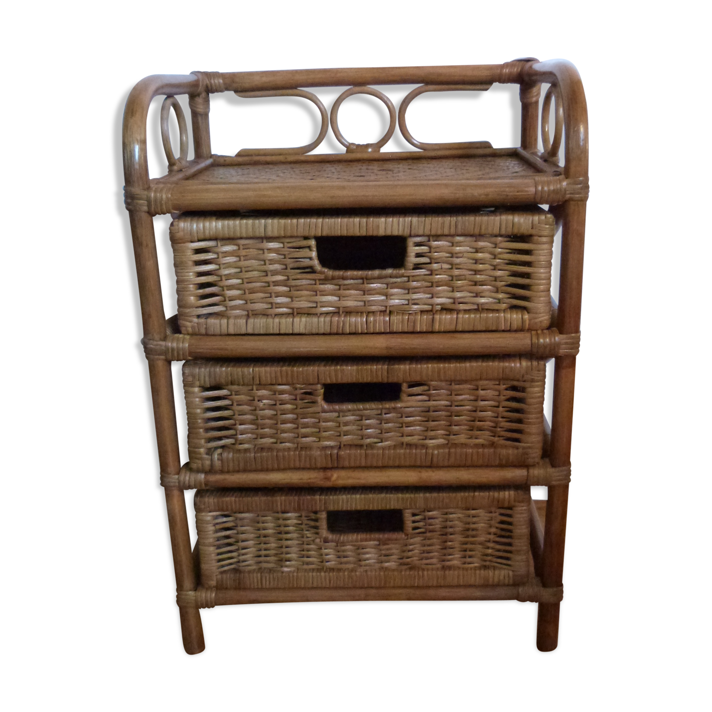 Meuble de rangement en osier