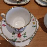 Tasses et pot à lait