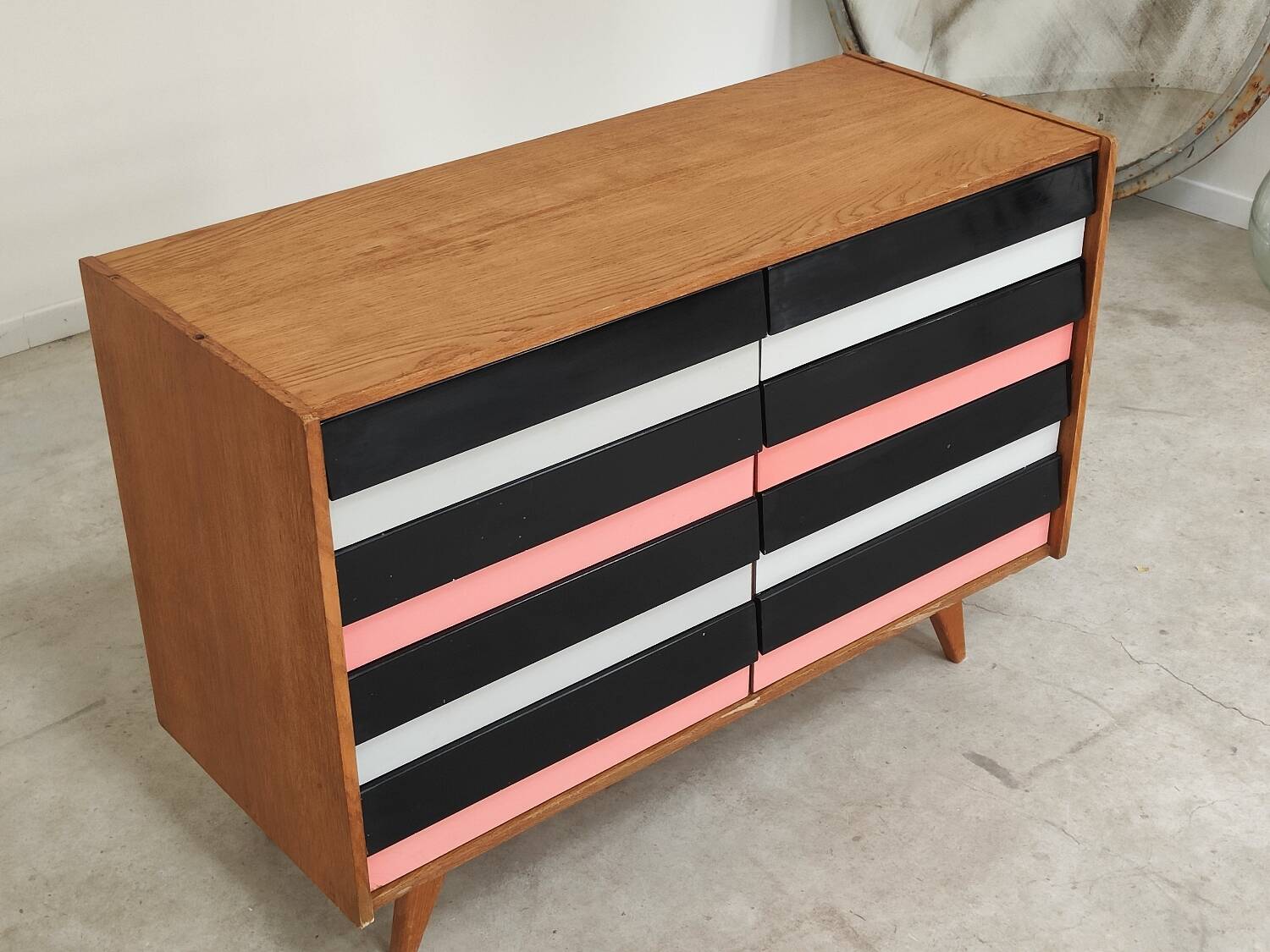 U-453 pink chest of drawers with 8 drawers by Jiri Jiroutek for Interier Praha 1960