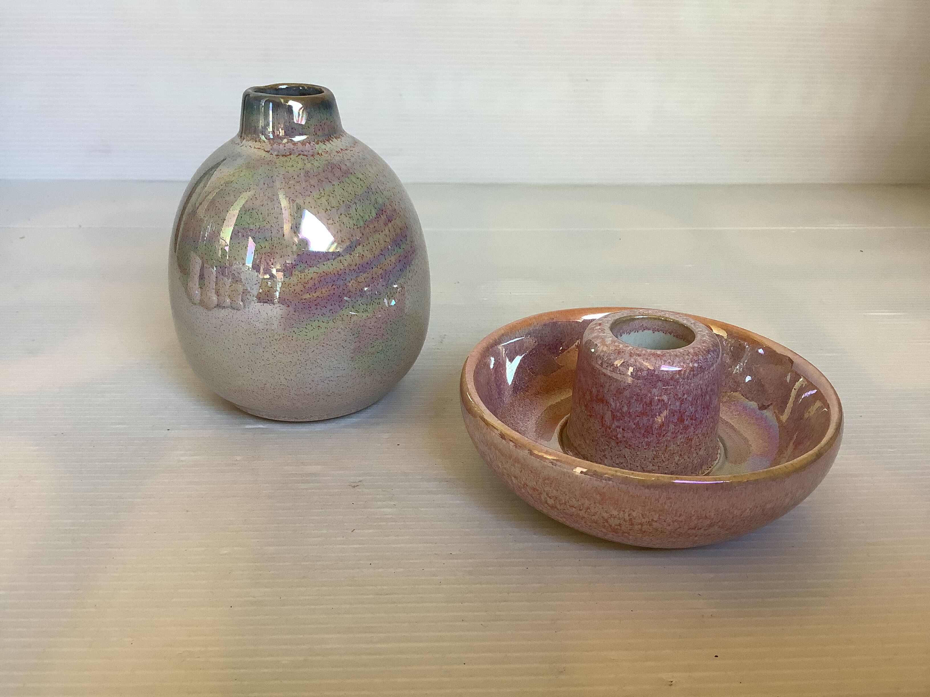 Bougeoir et petit vase multicolore irisé