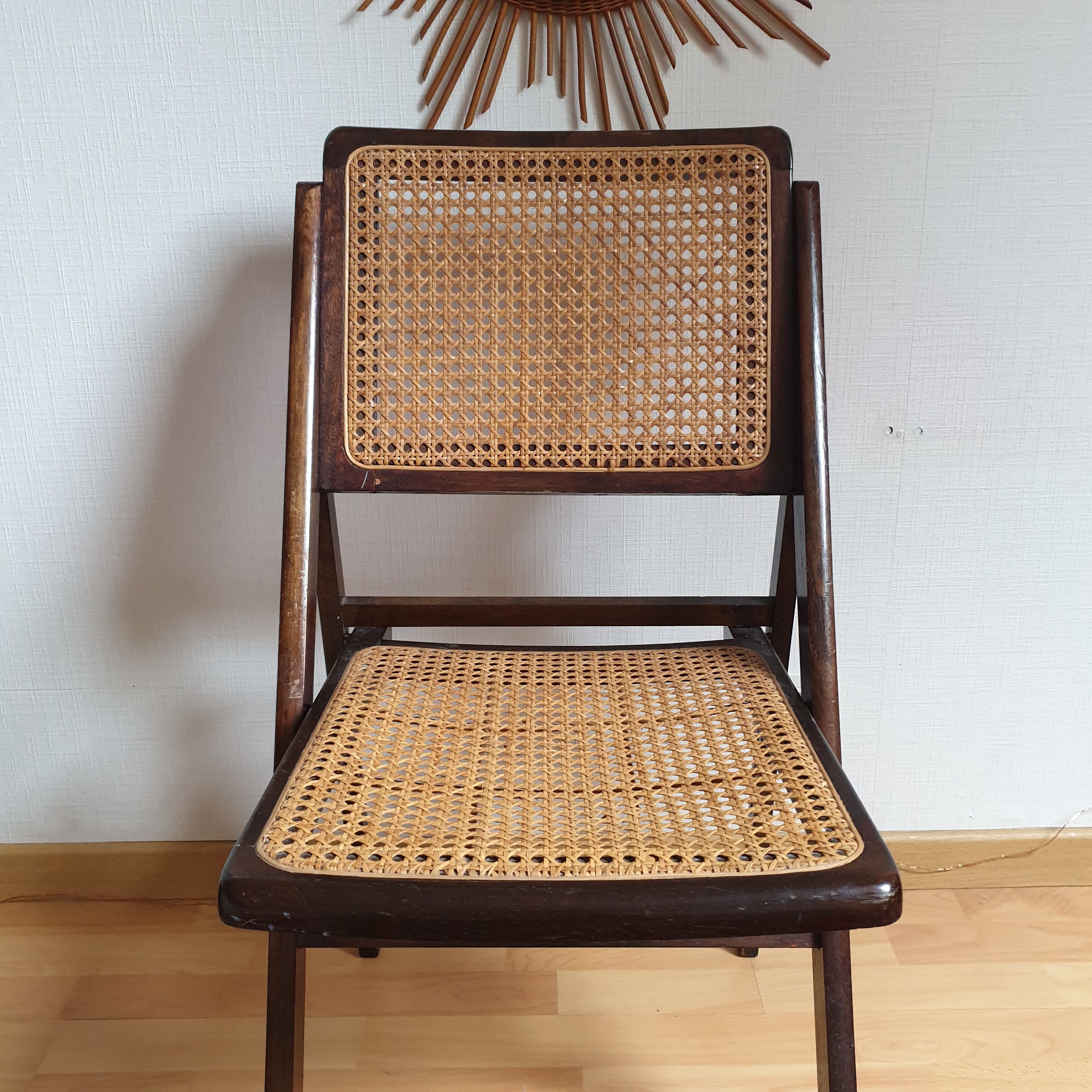 Vintage wood chair and folding cannage 60s