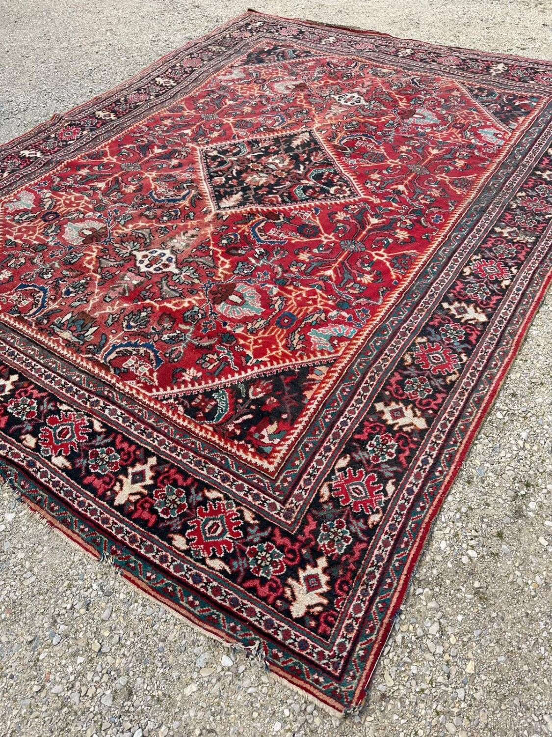 Large Persian rug 420cm x 320cm