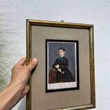 Old portrait photo of a woman