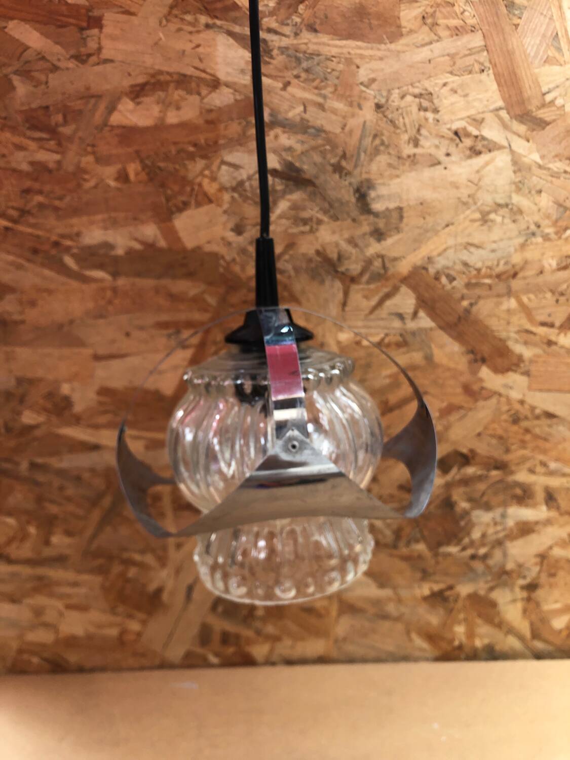 Old atomic age pendant lamp chromed metal & molded glass 70's vintage