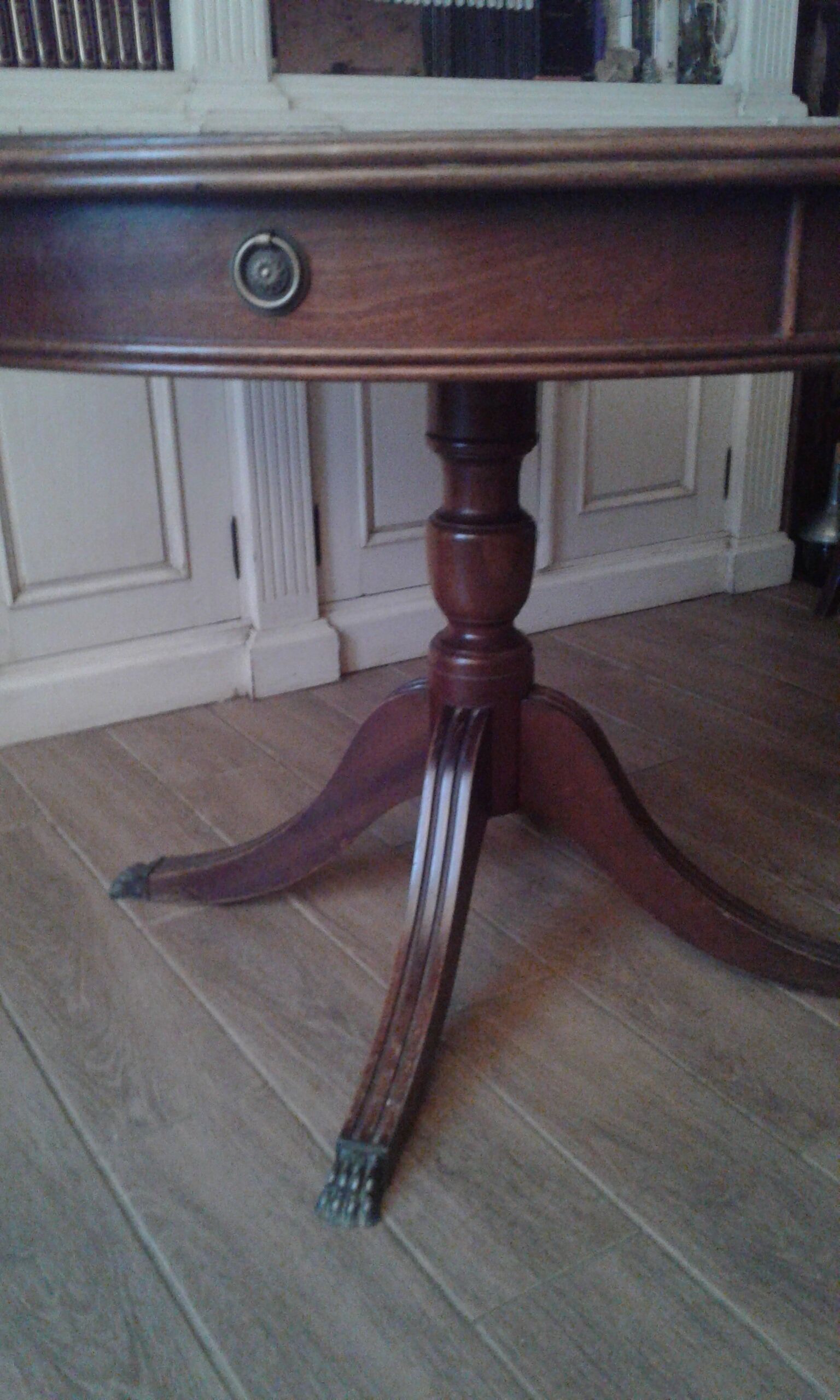 Dining room's table and 4 chairs, english style