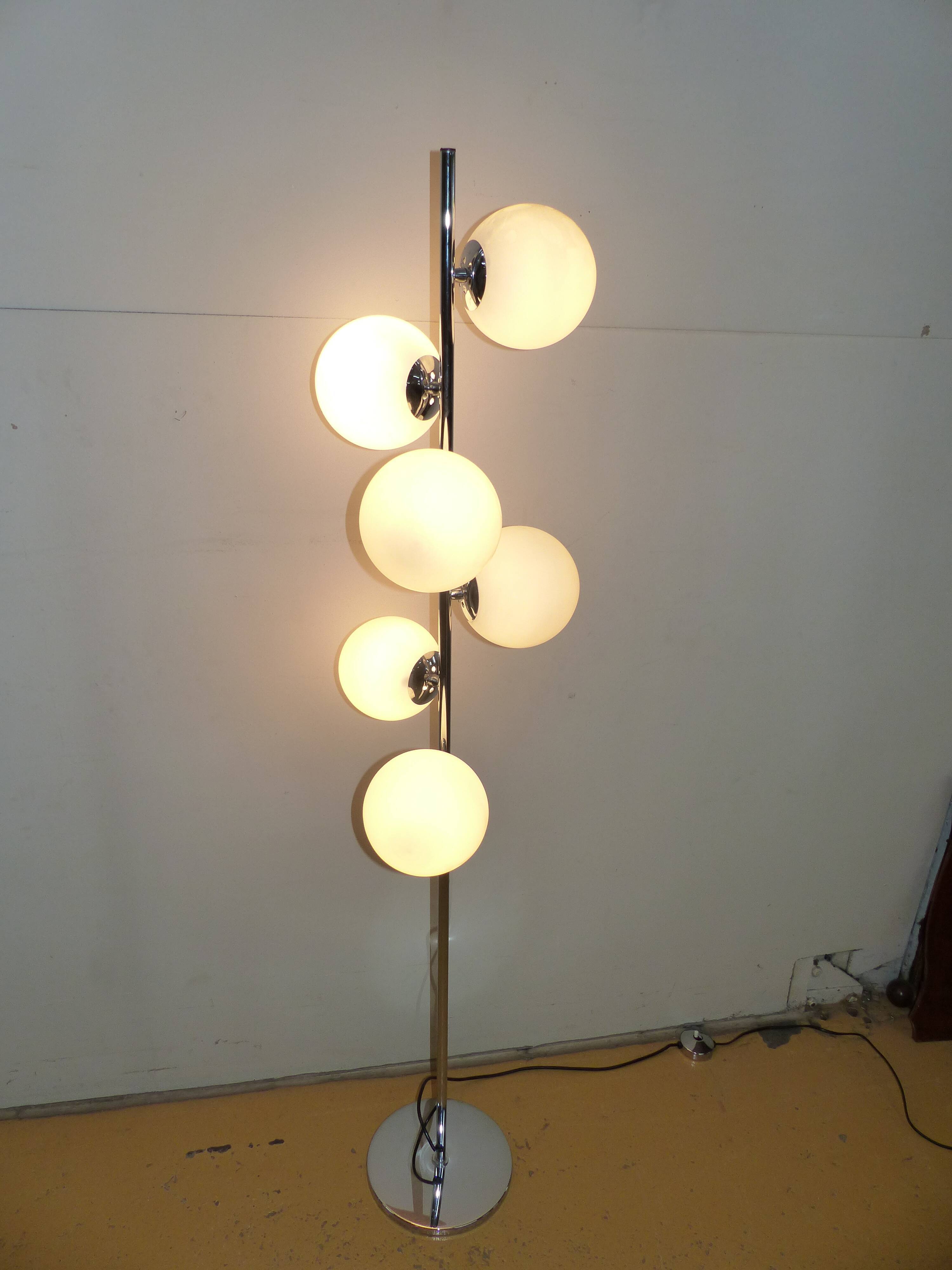 Chrome and opaline lamppost, 70s