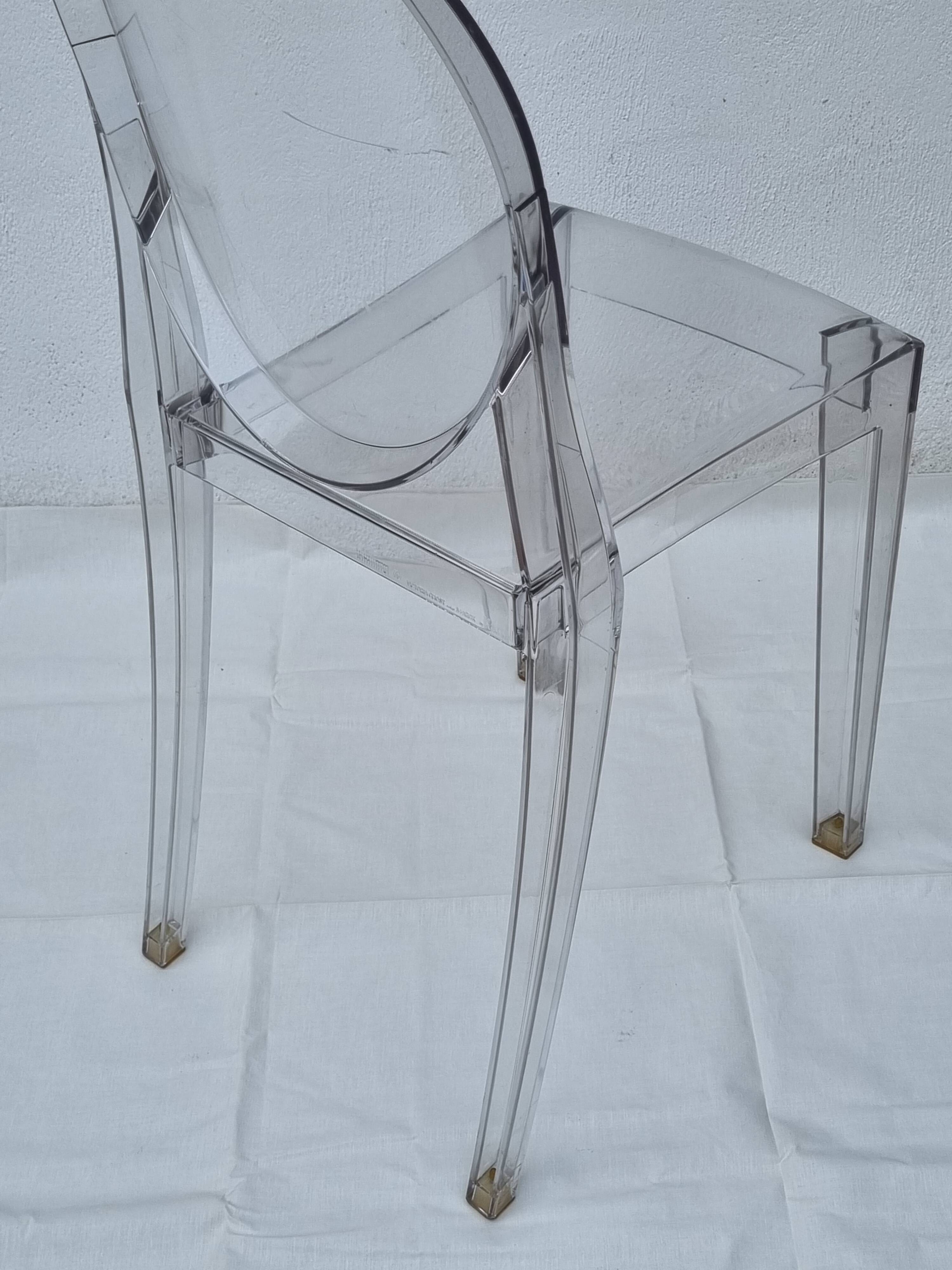Chaise “Victoria Ghost” – design Philippe Starck pour Kartell