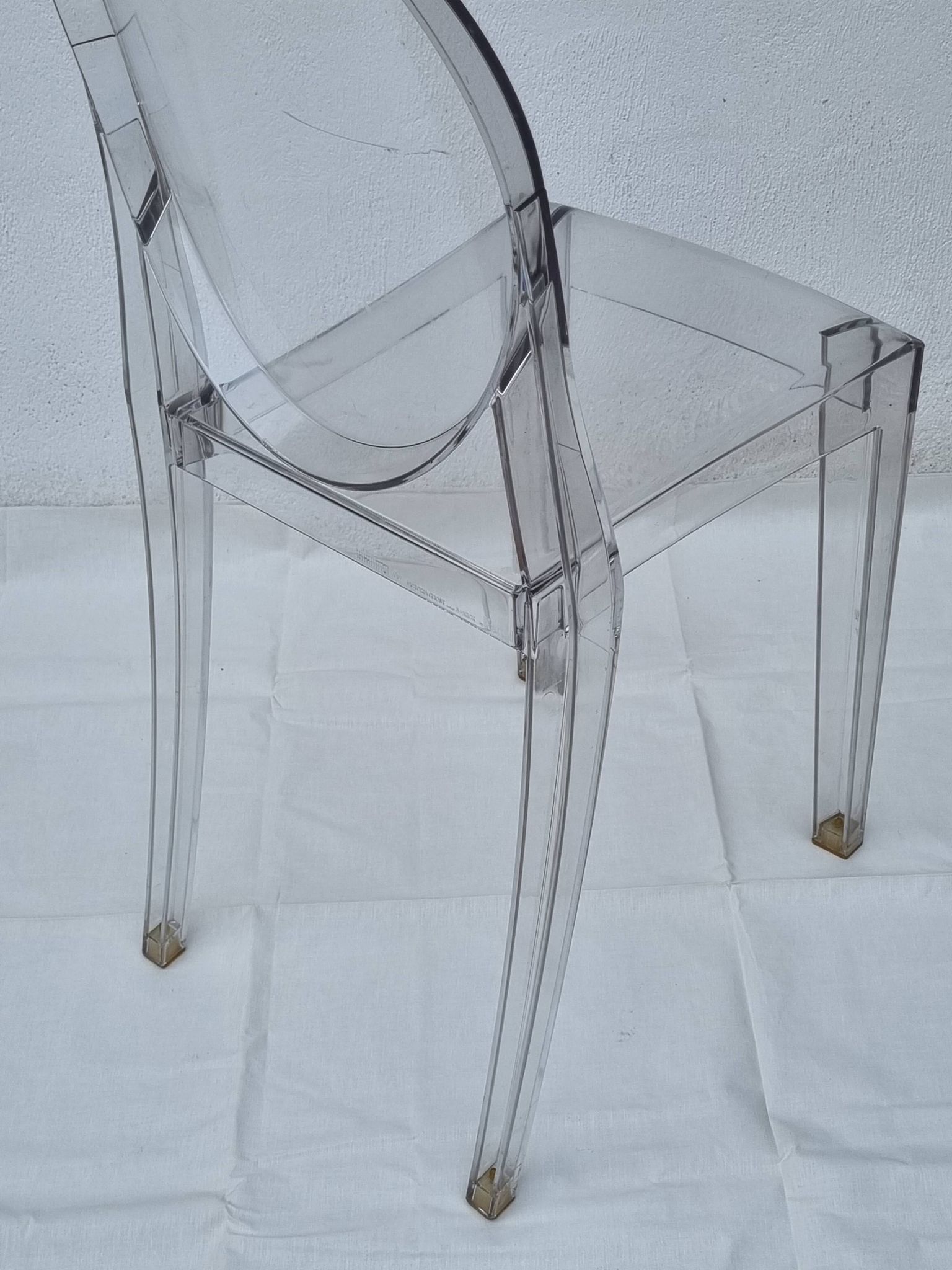 Chaise “Victoria Ghost” – design Philippe Starck pour Kartell