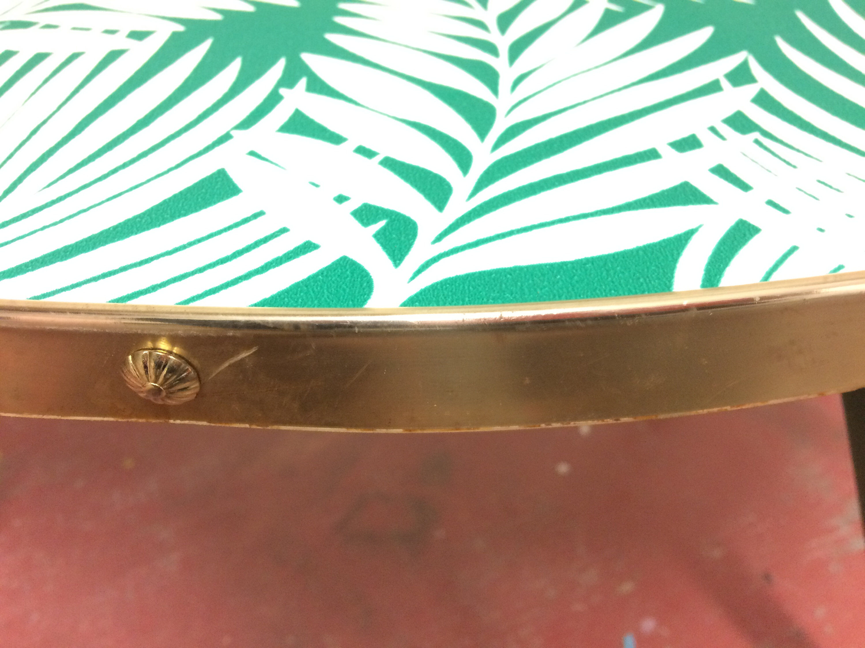 Tripod table shaped bean holder plant - Small side table restored Jungle