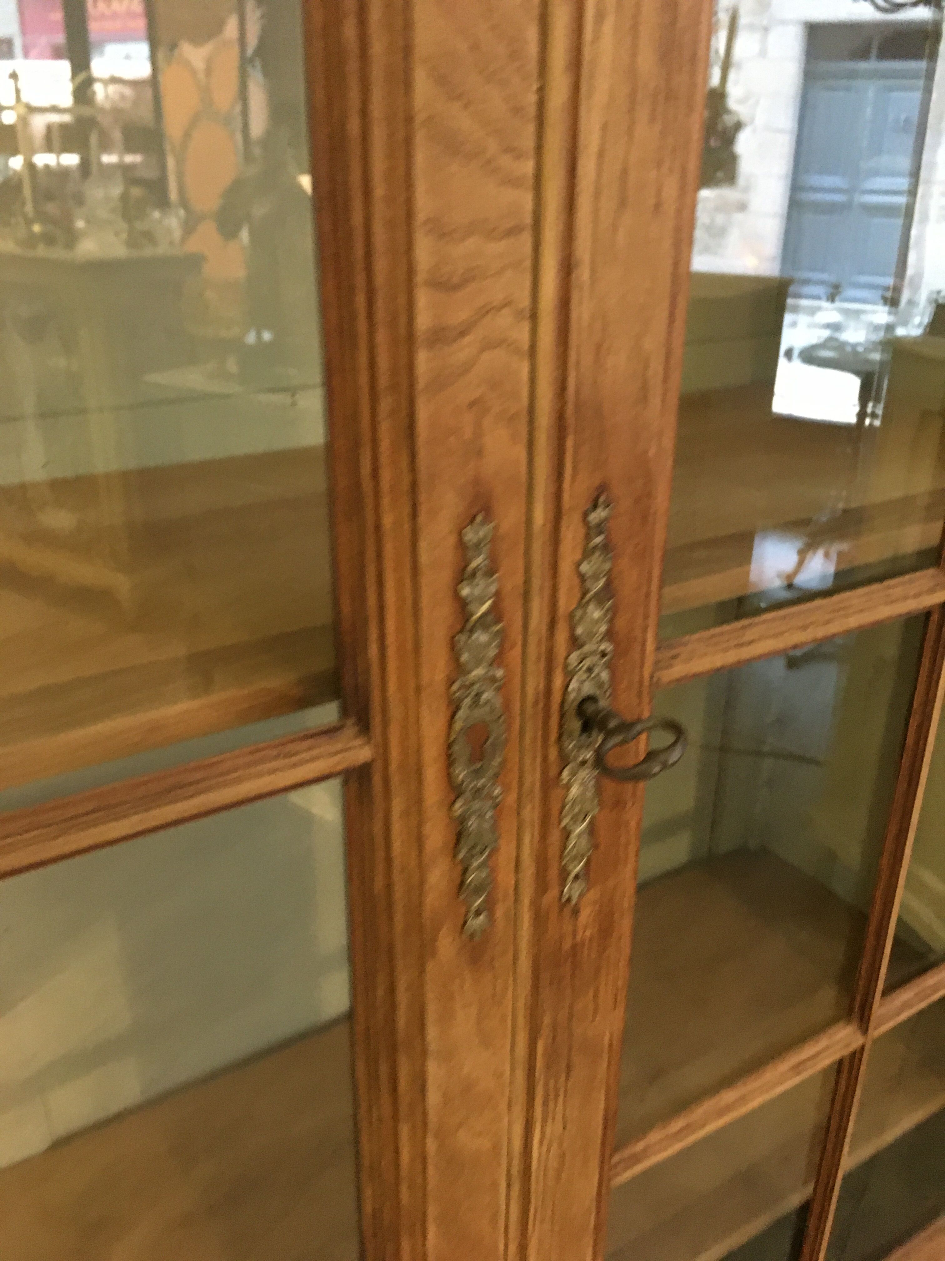 Old art deco showcase