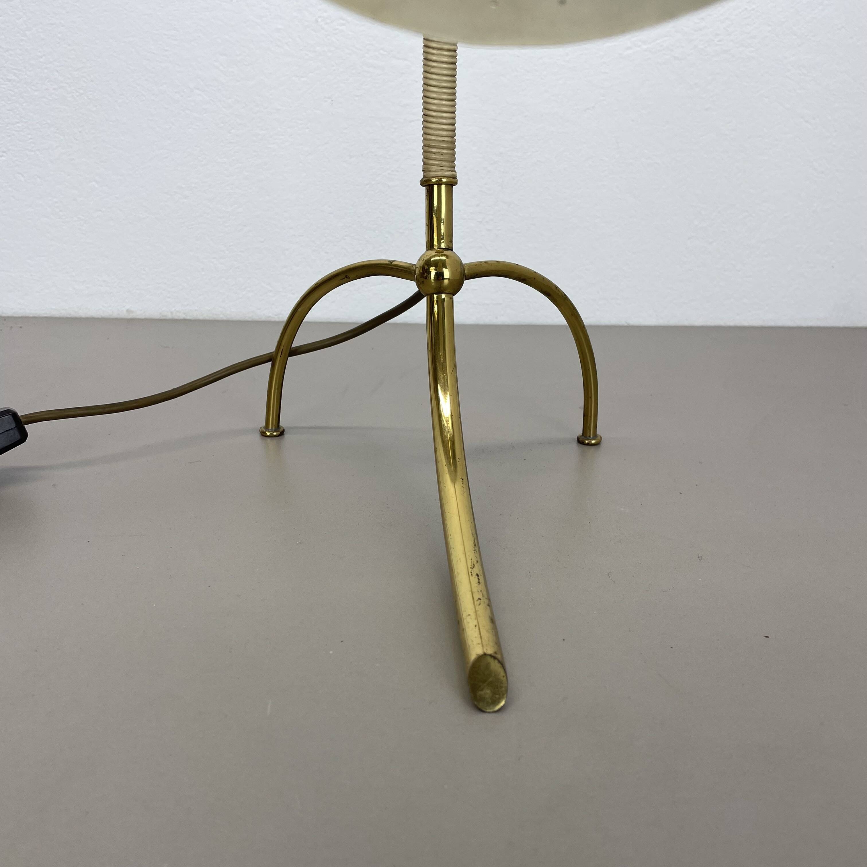 Tripod kalmar stilnovo style hollywood regency table lamp in brass, austria, 1950s