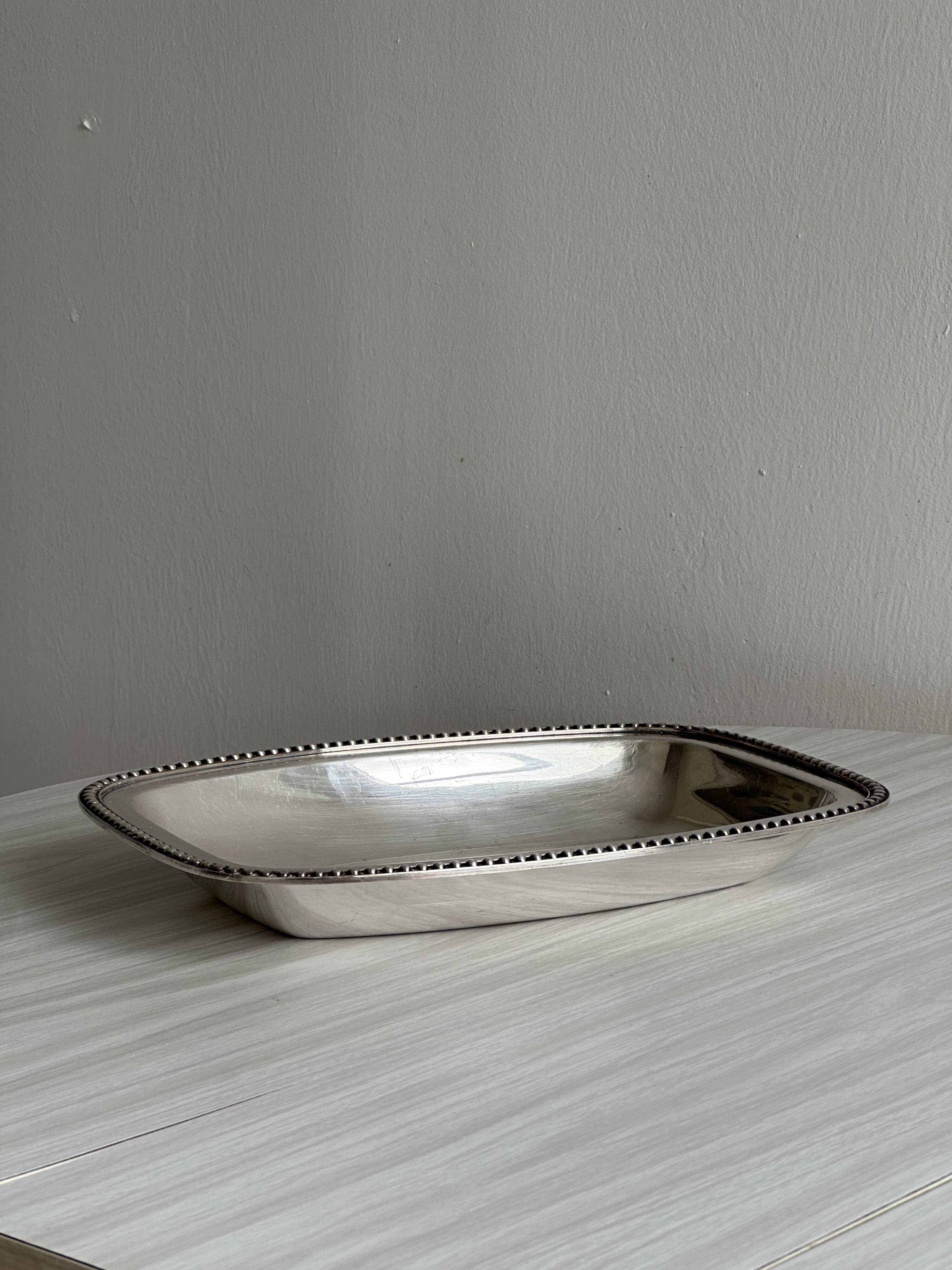 Rectangular silver-plated metal dish