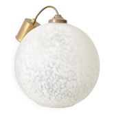 Clichy glass ball suspension