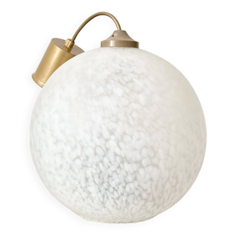 Clichy glass ball suspension