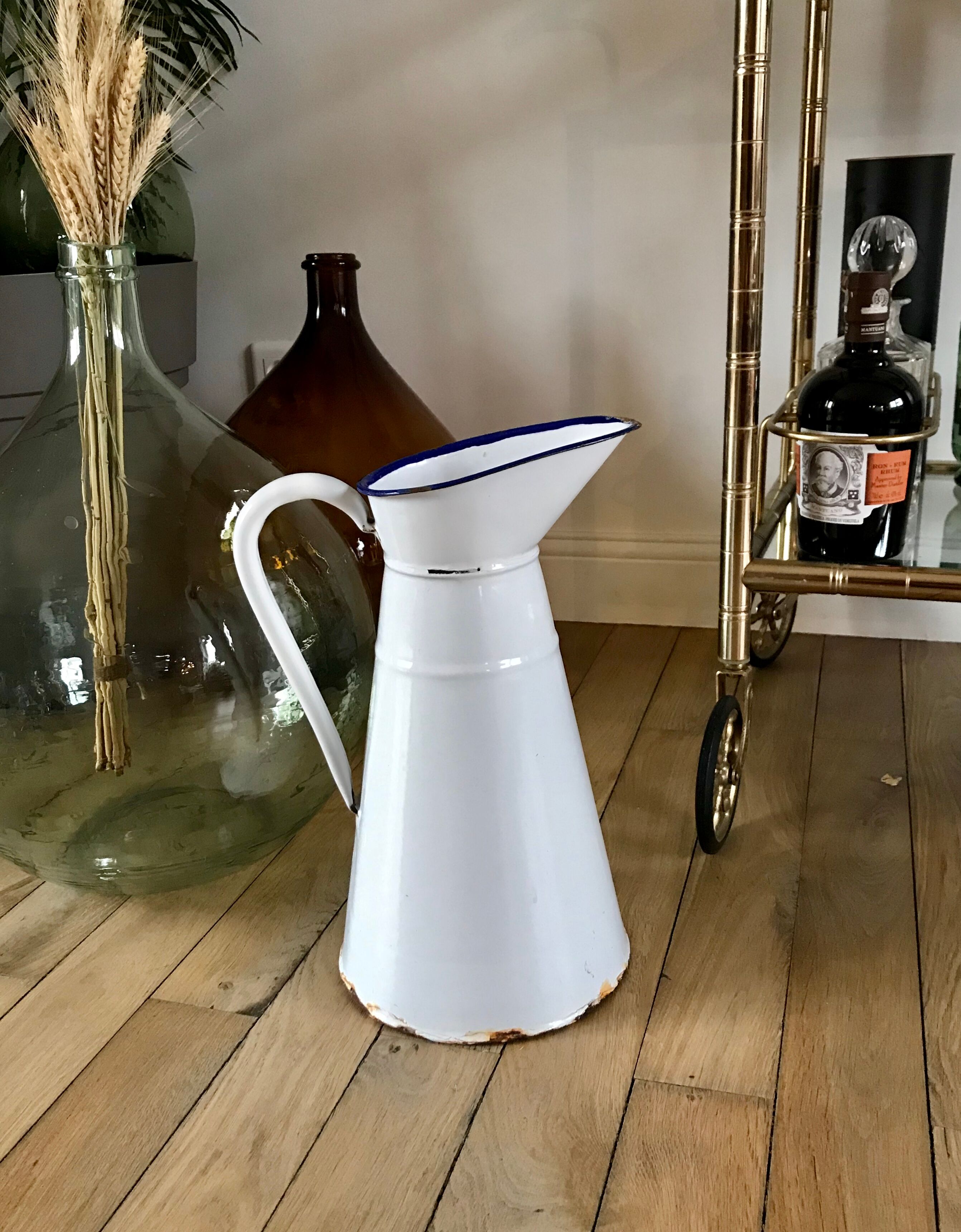 Old pitcher in enamelled sheet metal 20s-30s