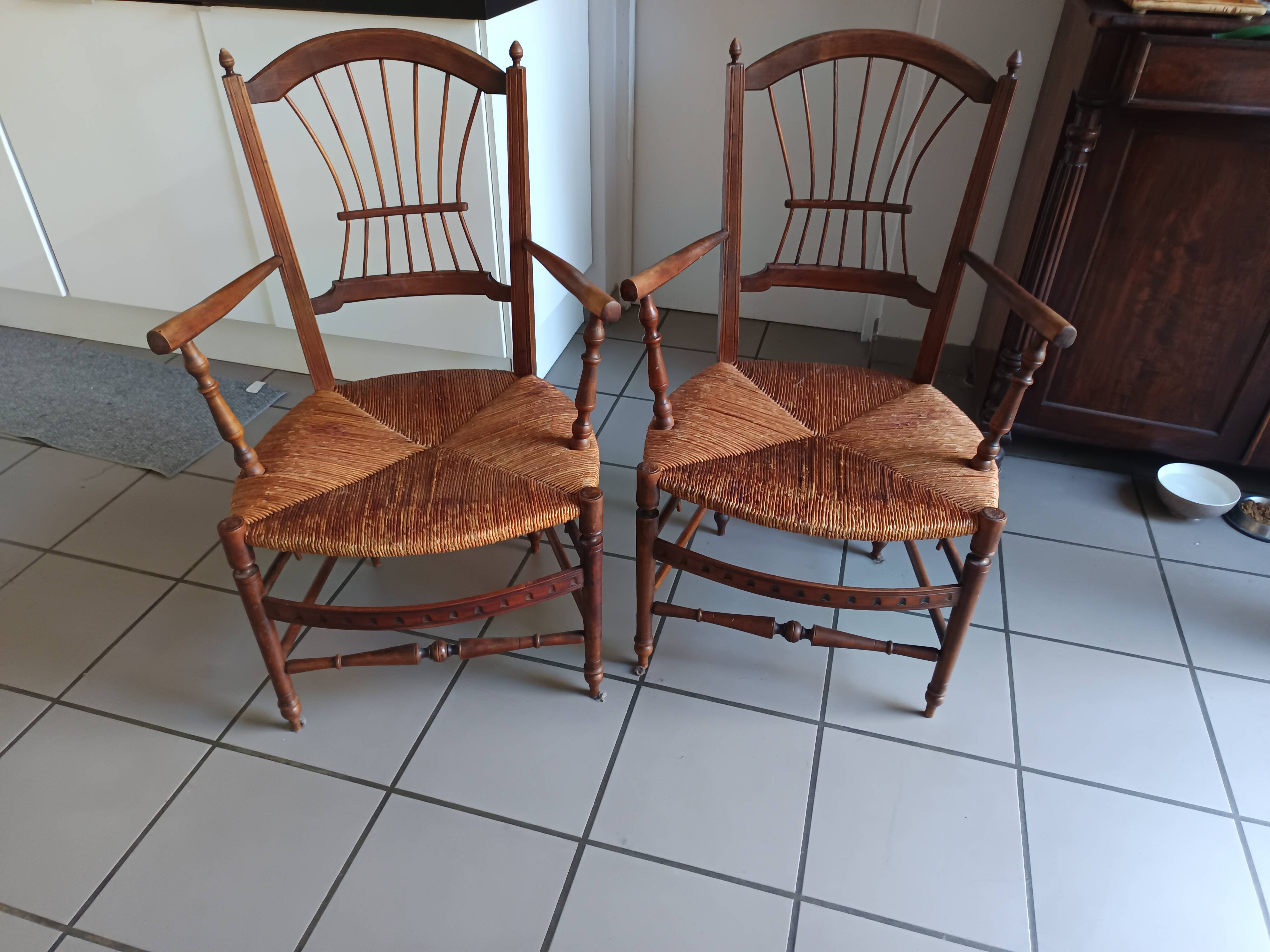 Paire de fauteuils anciens provençaux fin XIXème