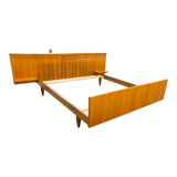 Scandinavian teak bed 1960 140x190 with table and light